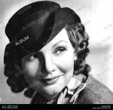 Elizabeth Allan's Instagram, Twitter & Facebook