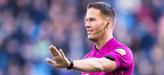 Dutch referee danny makkelie shows a yellow card to inter milan's. Interview Danny Makkelie Arag Nl