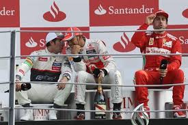 El piloto británico, con mejor estrategia, superó a max verstappen, que había sido líder en gran. Formula 1 The Official F1 Website Italian Grand Prix Racing Events Formula 1
