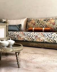 L Image Contient Peut Etre Personnes Assises Table Et Interieur Moroccan Home Decor Moroccan Living Room Home Decor