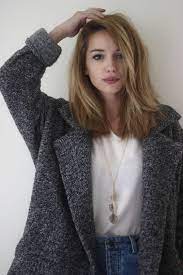 25 Charming Medium Length Hairstyles Hair Styles Thick Hair Styles Medium Hair Styles