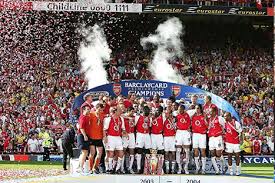 Arsenal mocked by liverpool fans over invincibles trophy in challenge clip the gunners won a gold premier league trophy for going unbeaten in the 2003/04 season but liverpool are hunting that honour down Dua Kisah Invincibles