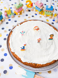 Bilder finden, die zum begriff kuchen+geburtstagskuchen passen. Gesunder Geburtstagskuchen Fur Kinder Mohrenkuchen Ohne Zucker