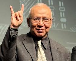 Professor Sumit Guha Receives UT's Research Excellence Career Award>