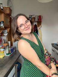 Total beauty queen vibes! 💖