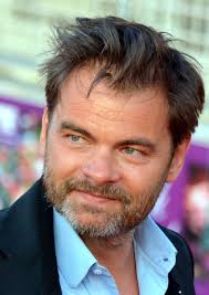 Acteur pour le théâtre, le cinéma et la télévision, il est le rôle principal de la série chefs pour @france2tv dont il réalise et à midi, on reçoit l'acteur et le réalisateur clovis @cornillacoff pour la sortie de son film, « belle et sébastien 3 : Clovis Cornillac Wikipedia