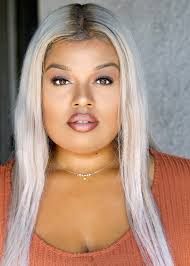 Stella Williams's Instagram, Twitter & Facebook