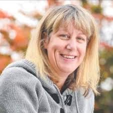 Heidi Everett (@_HeidiEverett)