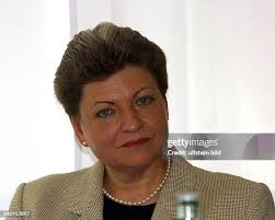 938 Geschäftsführerin Stock Photos, High-Res Pictures, and Images