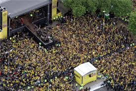 Find the perfect meisterfeier stock photos and editorial news pictures from getty images. Bvb Meisterfeier 2011