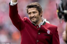 Enrique lizarazu, owner of lizarazu & associates inc. Manchester United Tried To Sign Me Says Bixente Lizarazu Daily Mail Online