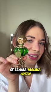 El perfume que me tiene in love @thegoldenblush nos presenta Malika Green,  una fragancia que dice: “Aquí estoy yo, segura y auténtica.” Con notas  frescas y exóticas que te hacen sentir única, sin ...