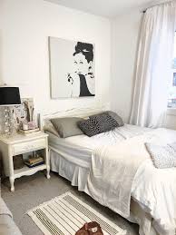 Small Bedroom Ideas For Couples Elegant Small Bedroom Ideas For Apartments Or Smaller Homes Small Bedroom Ideas For Couples Simple Bedroom Small Bedroom Decor