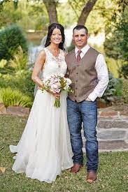 Rustic Groom Attire 15 Suits 2022 Guide Faqs Rustic Wedding Attire Groom Wedding Attire Country Wedding Attire