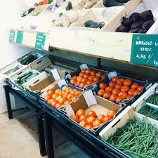 Le Bonheur D Aller Chercher Ses Fruits Et Legumes Directement A La Ferme Je Les Choisis De Preference Locaux Et De Saison In 2020 Food Vegetables Sport Running