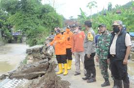 Jun 25, 2021 · riau agatha salsabila, arif pangestu, dan alviyanto bagas prastyadi ketiganya adalah atlet panahan yang membanggakan itu. Sekda Kabupaten Kuningan Laksanakan Intervensi Pasca Bencana Di Kecamatan Ciwaru Pemerintah Kabupaten Kuningan