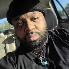 How to make shiny black finish again?