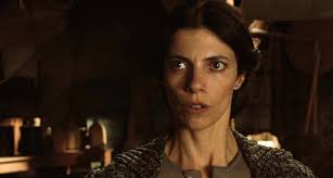 Maribel Verdú será a mãe de Barry Allen no filme The Flash