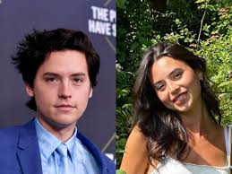 Who is cole sprouse dating in 2021? Cole Sprouse Gets Cosy On A Dinner Date With Rumoured Girlfriend Reina Silva Months After Lili Reinhart Split Pinkvilla