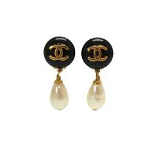 Our hip hop men's earrings, like our diamond collection, uses real diamonds cut into a round or princess style. Chanel Coco Mark Fake Pearl Gold Earrings Vintage Black Accessories Elady Globazone