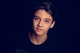 Can someone put angel wings