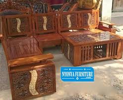 Ragam hias geometris flora dan fauna banyak di terapkan pada kain tenun kain batik kain sulam kain bordir bangunan rumah candi candi ukiran perabotan rumah tangga kerajinan tangan dan sebagainya. Jual Kirim Kursi Sudut Di Jember Kayu