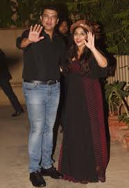 Vidya Balan Celebrates Her Birthday With Hubby Siddharth Roy Kapur And Family See Pics Vidya balan's throwback photo is winning the internet.
