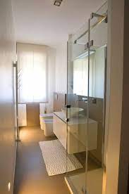 50 Idee Moderne Per Ristrutturare Un Bagno Stretto E Lungo Arredamento Bagno Arredamento Piccolo Bagno Bagno Piccolo