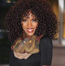 Crochet Braids Types De Meches Styles Capillaires Et Conseils D Entretien Coiffure Crochet Braids Coiffure Crochet Crochet Braids Boucle