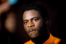 Tennessee Vols football defensive lineman Darrell Taylor