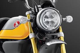 Le honda monkey est probablement l'un des 2 roues les plus emblématiques des années 70, mais pour 2022, un porte paquet arrière en acier tubulaire sera disponible en tant qu'accessoire officiel. Jeremy Garcia On Twitter 2021 2022 New Honda Monkey 125 5 Speed Thailand Photos Details Https T Co Bf1stcxmgs Via Youtube