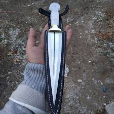 Gabriel Loong Adli Kullanicinin Knives Swords And Other Fun Things Panosundaki Pin Bicak Tufek