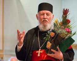 Preoții „cu har de care se vorbește sunt mai degrabă considerați aceia care au tact pastoral mai accentuat, care au mai multă răbdare cu credincioșii, le ascultă necazurile, îi sfătuiesc, le citesc rugăciuni și dezlegări pentru orice trebuință și răspund mereu la solicitările acestora. Preotul Ioan Cucu Am Ajuns Preot Dintr O Intamplare Cu Totul Aparte