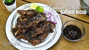 Pada artikel kali ini kita memiliki resep sate kambing bakar. Kambing Bakar Sambal Kicap Sebatu Dah Terbau Dia Youtube