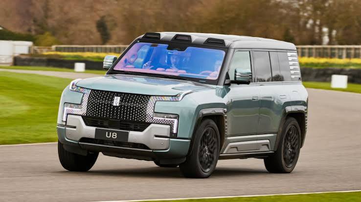 Yangwang U8 prototype review: the tank-turning, 1,180bhp goliath Reviews 2026 | Top Gear