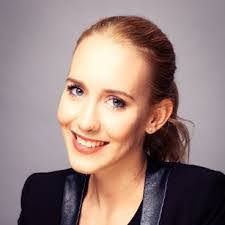 Suzanne Wiegand's Instagram, Twitter & Facebook