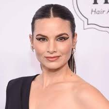 The Hottest Women On 'NCIS: Hawaiʻi' (With Photos)