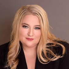 Lori Kemp's Instagram, Twitter & Facebook