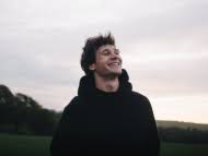 Wer wenn nicht wir songtext sind fragen da, hast du 'nen plan planst du zu viel, bin ich spontan und machst du zu, geh ich offen damit um (offen damit um) Wincent Weiss Schickt Uns Positive Worte Mit Seiner Neuen Single Wer Wenn Nicht Wir Songtexte Com