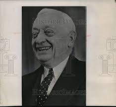 NEO 1937 Press Photo Woman Handling Blankets