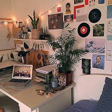 Room Ideas Artsy Aesthetic Vintage 90s Grunge Kanken Vinvyl Bedroom Decor Polaroids Photo Picture Wall Fairy In 2020 Aesthetic Room Decor Room Ideas Bedroom Retro Room
