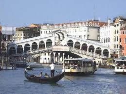 Das venezianische wahrzeichen zum puzzeln und dekorieren. Die Rialtobrucke In Venedig Infos Und Bilder