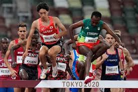 大学女子、3000m障害の模様です。 撮影場所：埼玉・熊谷スポーツ文化公園陸上競技場 撮影日時：年9月4日.行く手を阻む水濠にハードル。 行く手を阻む水濠にハードル。 大学女子、3000m障害の模様です。 撮影場所：埼玉・熊谷スポーツ文化公園陸上競技場 撮影日時. Bj5nz7o3jj Fcm