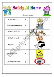 12 Worksheet On Safety Rules For Kindergarten Kindergarten Chartsheet Net In 2020 Safety Rules At Home Writing Comprehension Safety Rules