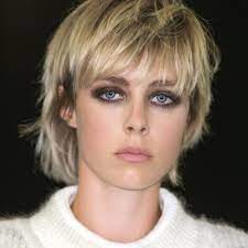 La Frange Effilee Est Sur Tous Les Fronts Style De Cheveux Courts Coupe De Cheveux Cheveux Courts