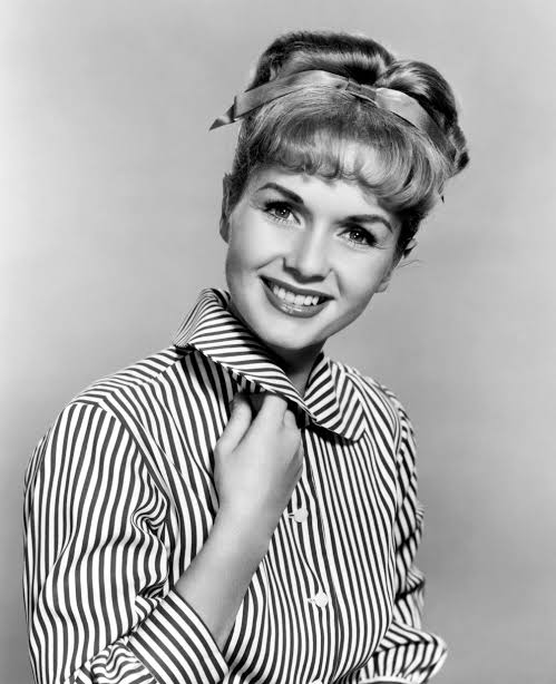 Mga resulta ng larawan para sa Debbie Reynolds ,Actress, singer and dancer"