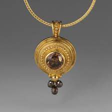 Brown Diamond Step Circle Pendant Necklace Beautiful Diamond Necklace Circle Pendant Necklace Brown Diamond