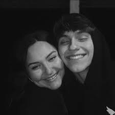 What are the best nail salons, dog groomers, and chiropractors in Sedalia?