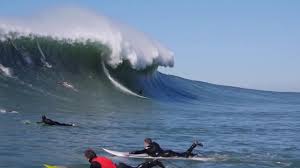 After a strong winter storm in the northern pacific ocean, waves can routinely crest at over 25 ft (8 m) and top out at over 60 ft (18 m). Mavericks Challenge 2018 2019 Waiting Period Runs From November 1 March 31 Youtube