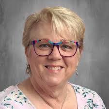 Carolyn Redden's Instagram, Twitter & Facebook